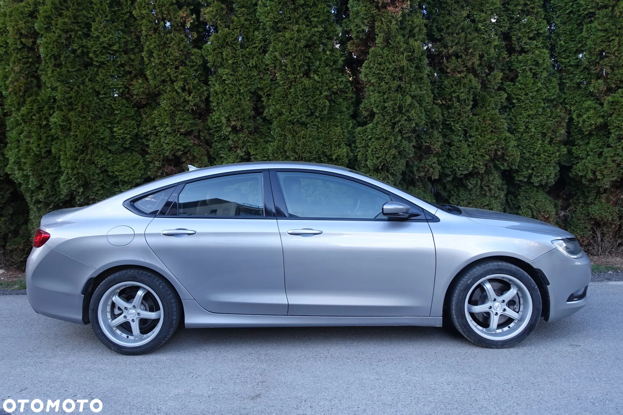 Chrysler 200 - 2