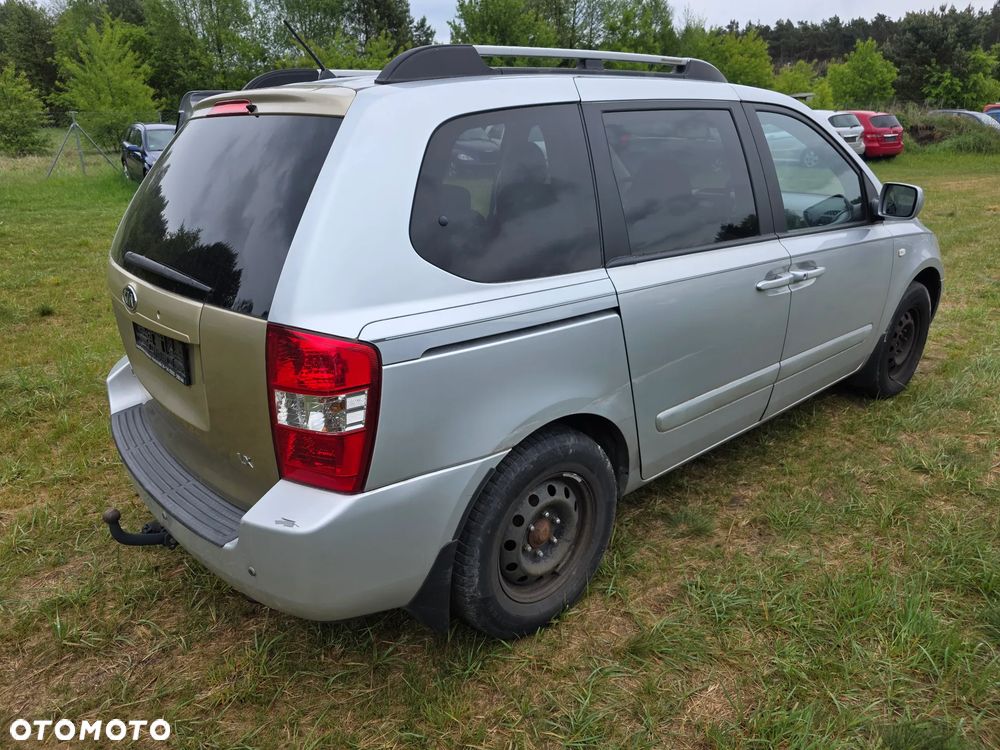 Kia Carnival 2.9 CRDi LX - 3