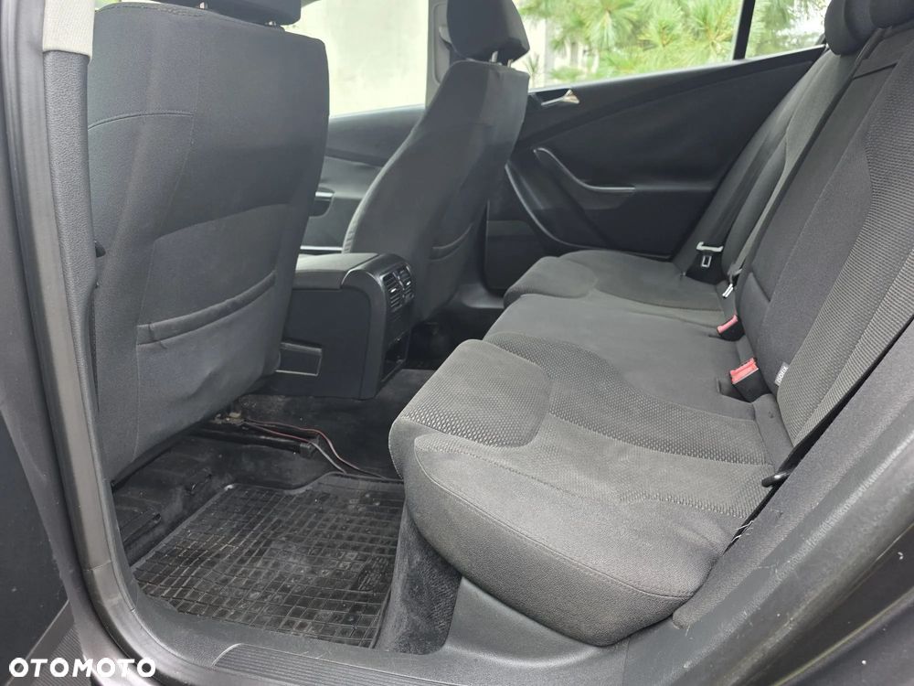 Volkswagen Passat 2.0 FSI Comfortline - 13