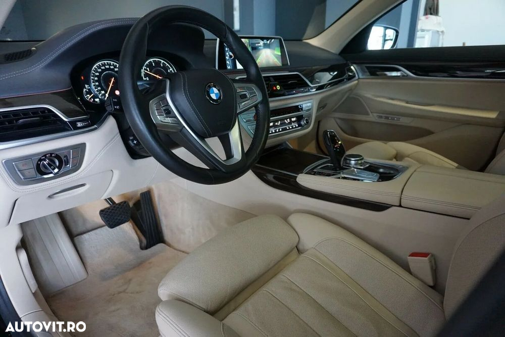 BMW Seria 7 740d xDrive - 29