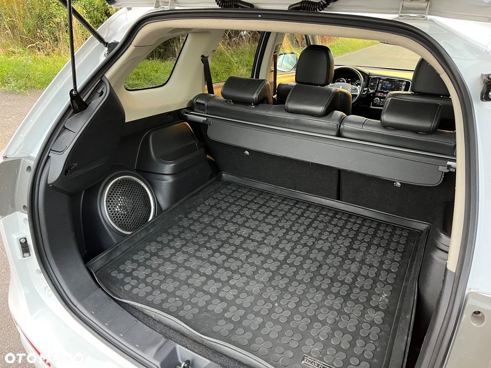 Mitsubishi Outlander PHEV Instyle NAVI - 19