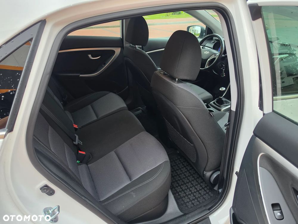 Hyundai i30 1.6 GDI BlueDrive Premium - 33