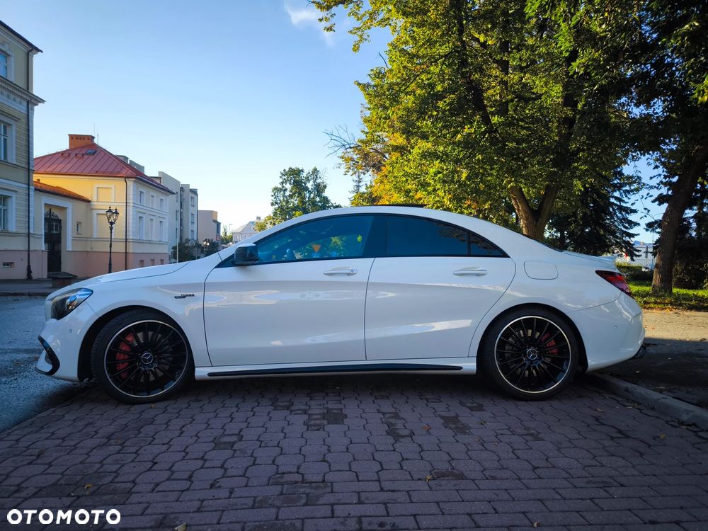 Mercedes-Benz CLA - 4