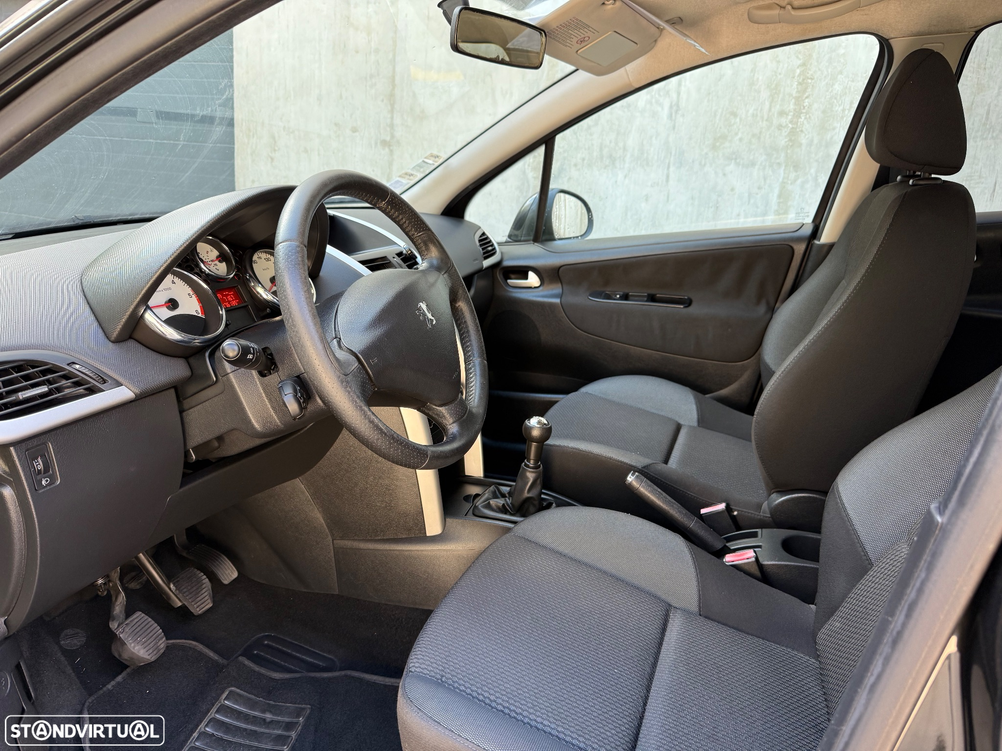 Peugeot 207 1.4 HDi Premium - 10