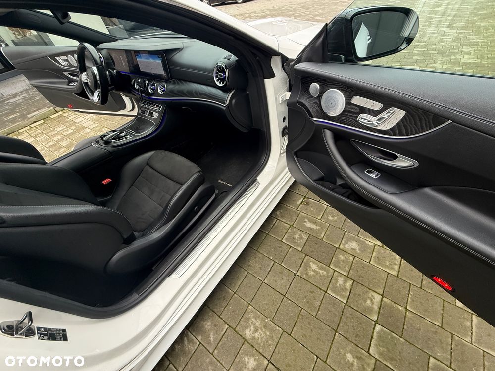 Mercedes-Benz Klasa E 220 d 4-Matic 9G-TRONIC - 28