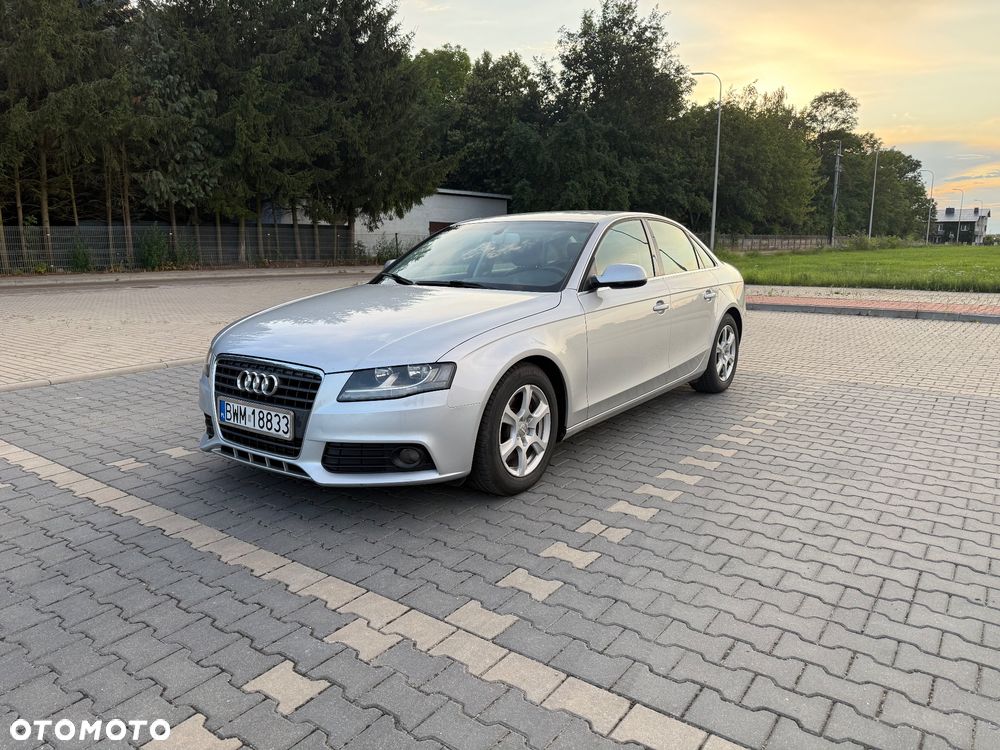 Audi A4 Limousine - 1