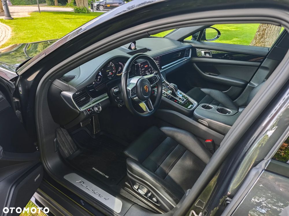 Porsche Panamera 4 E-Hybrid - 6