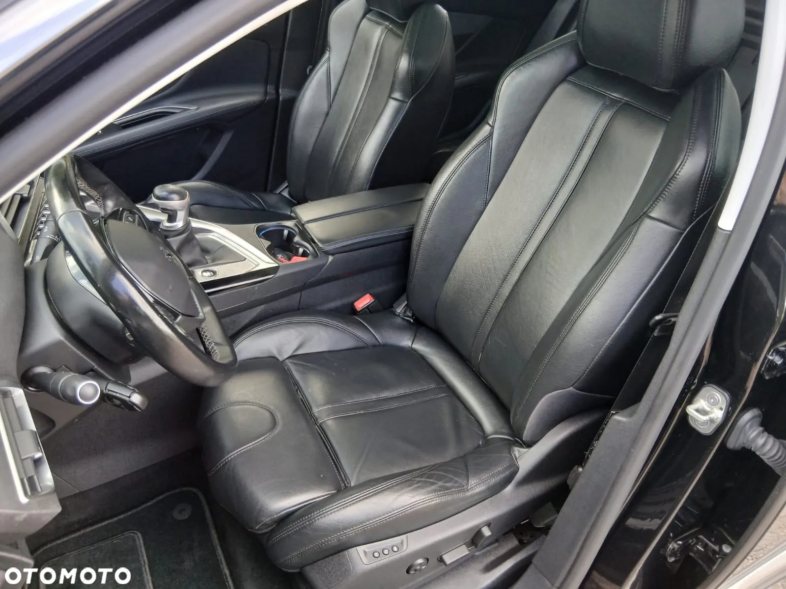 Peugeot 3008 1.2 PureTech GT S&S - 27