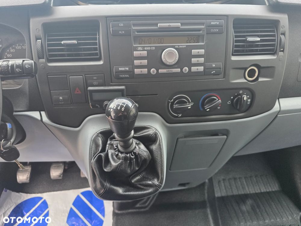 Ford Transit - 21