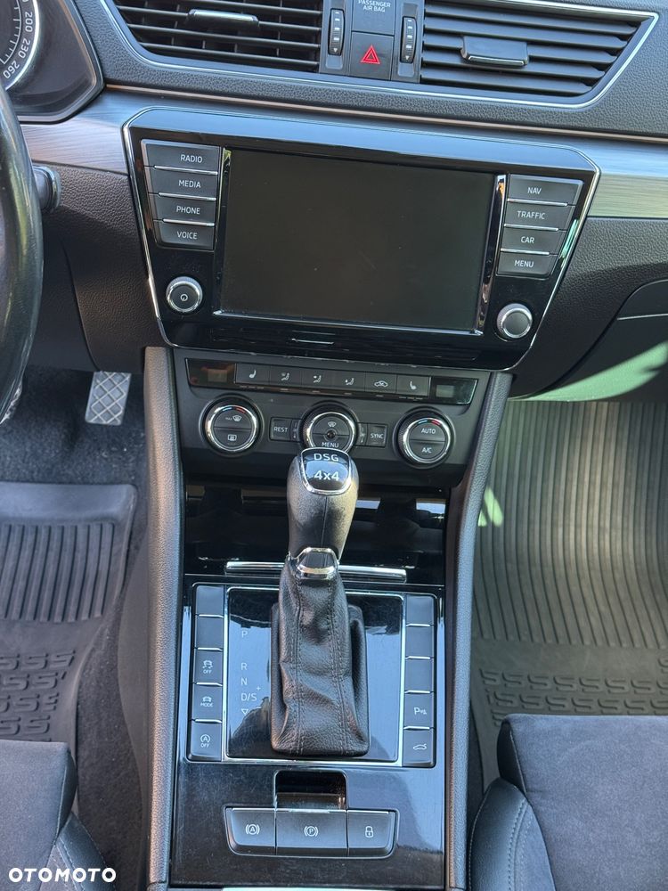 Skoda Superb 2.0 TDI 4x4 DSG Style - 19