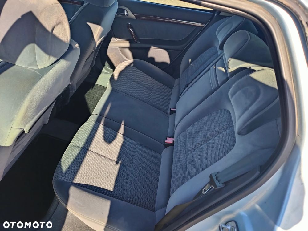 Peugeot 407 1.6 HDI SR Komfort EU4 - 18