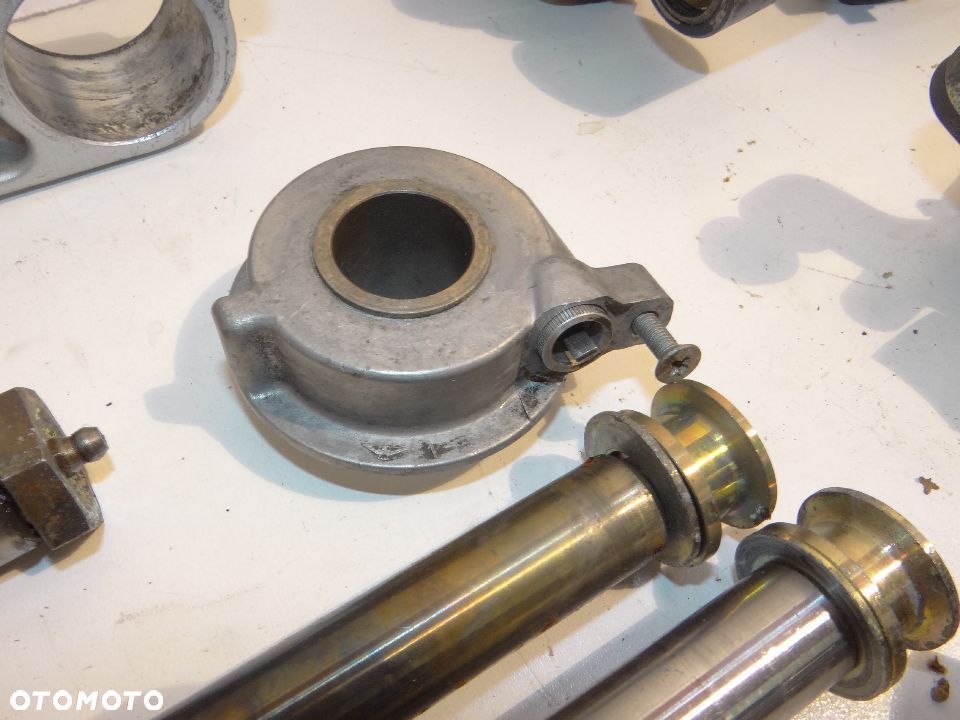 Triumph 1200 Trophy stelaż kolektor wydechowy mocowanie bagażnik amortyzator tył zacisk kluczyk wlew - 12