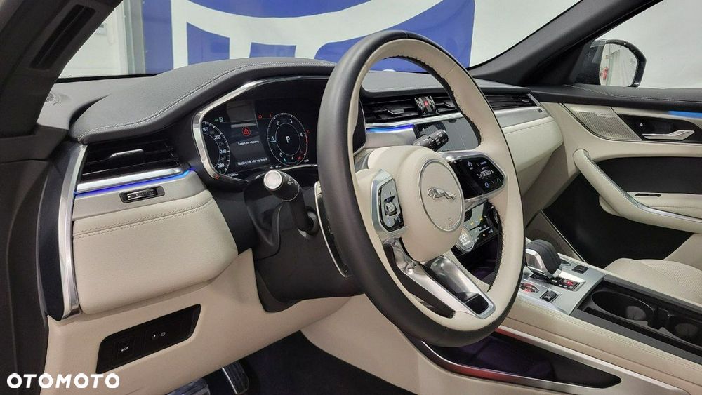 Jaguar F-Pace - 13