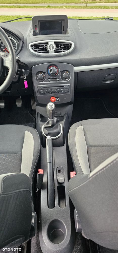 Renault Clio 1.2 16V 75 Dynamique - 13
