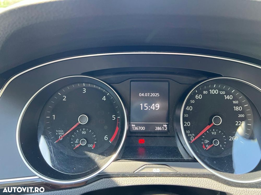 Volkswagen Passat 2.0 TDI DSG Comfortline - 6