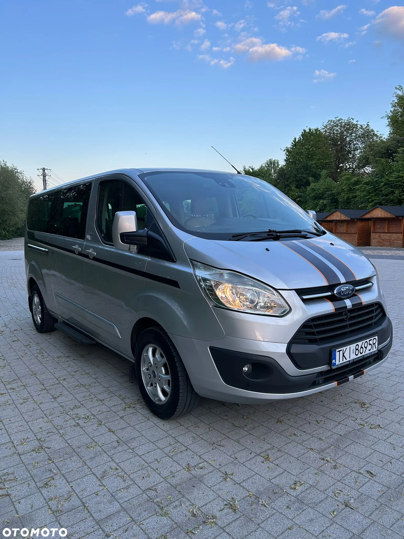 Ford Tourneo Custom - 14