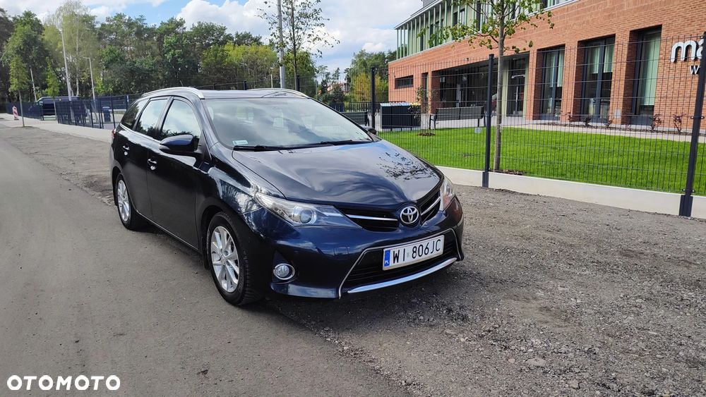 Toyota Auris 1.4 D-4D Premium Comfort - 2