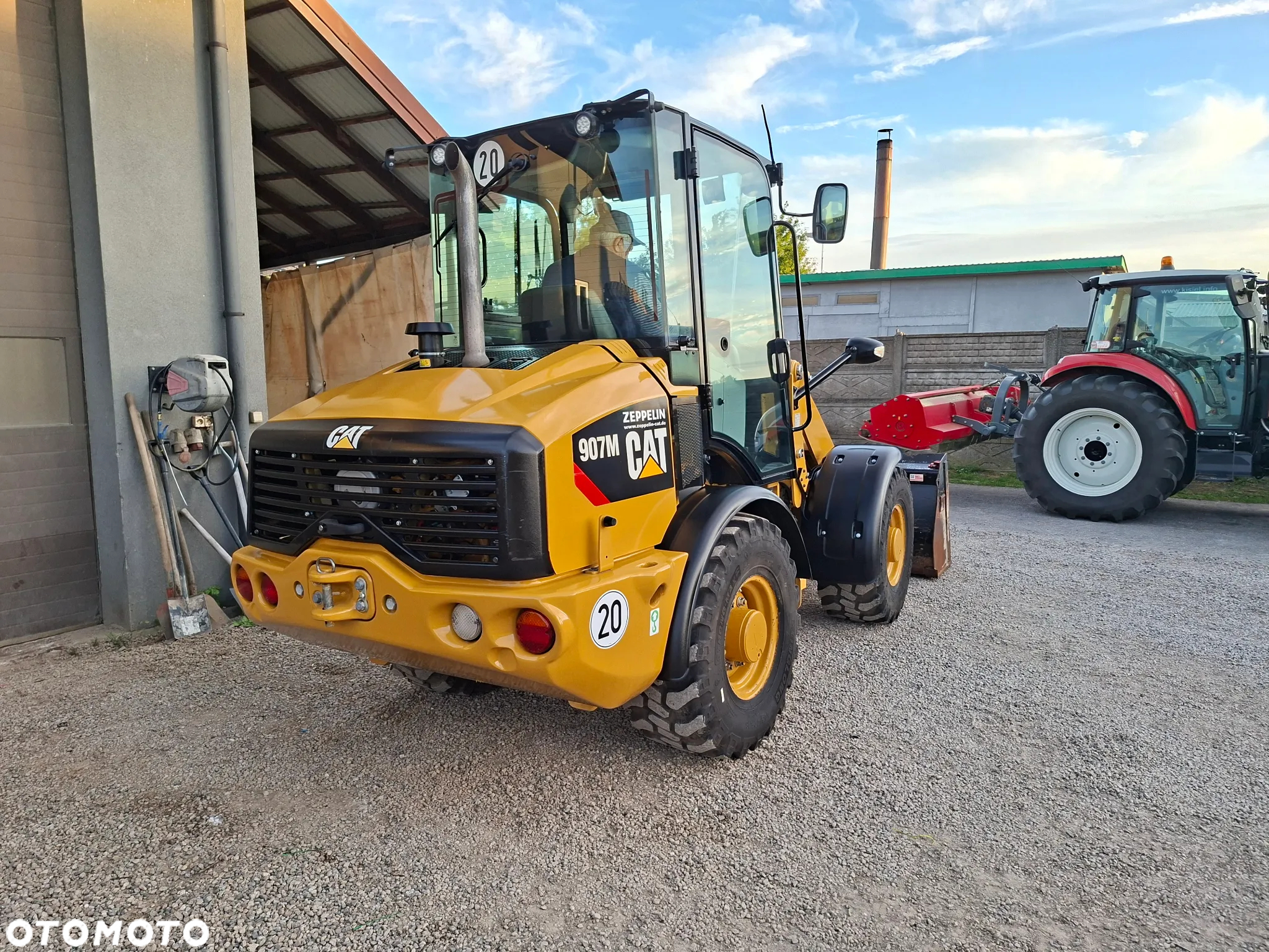 Caterpillar CAT 907 M - 7
