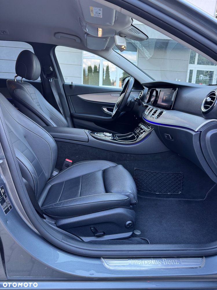 Mercedes-Benz Klasa E 300 de 9G-TRONIC Avantgarde - 32