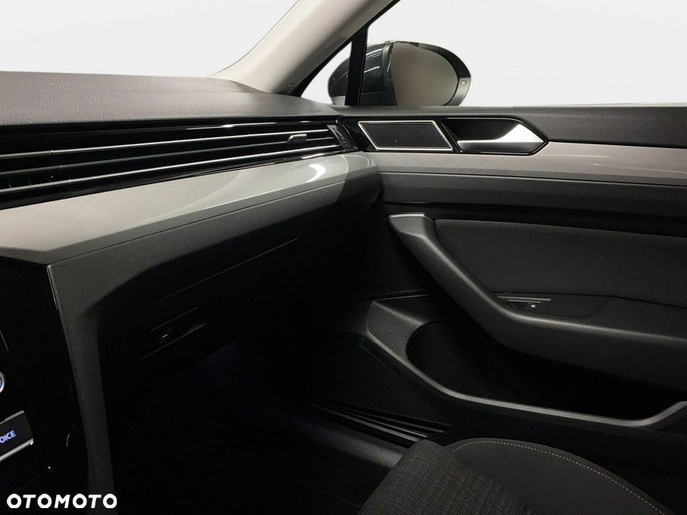 Volkswagen Passat Variant - 39