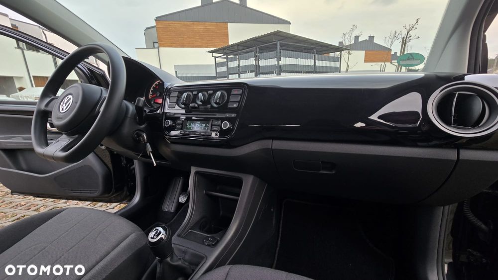 Volkswagen up! move - 20