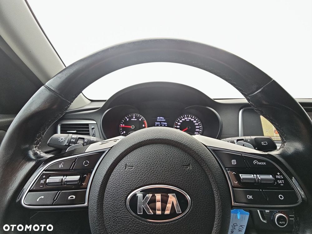 Kia Optima - 11