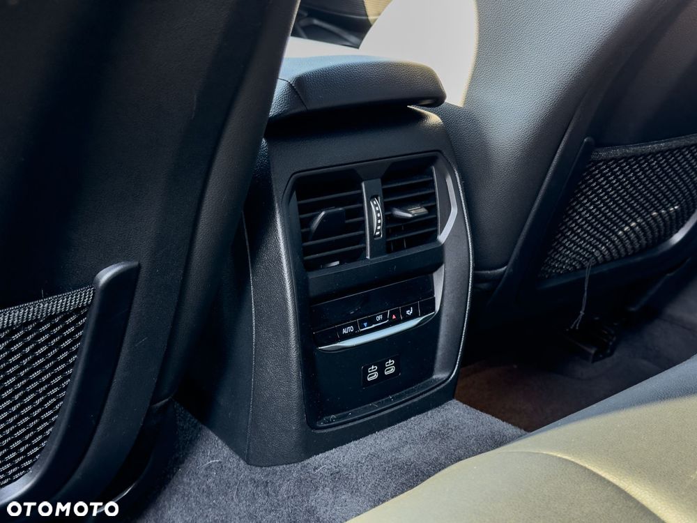 BMW Seria 3 320d xDrive mHEV sport - 14