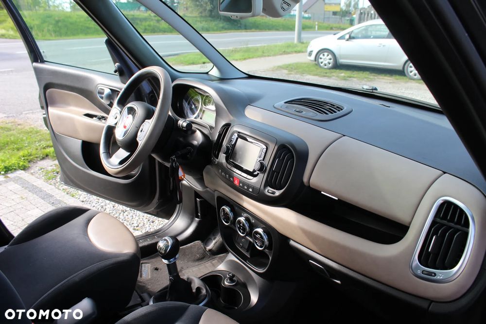 Fiat 500L 1.4 16V Urban - 23