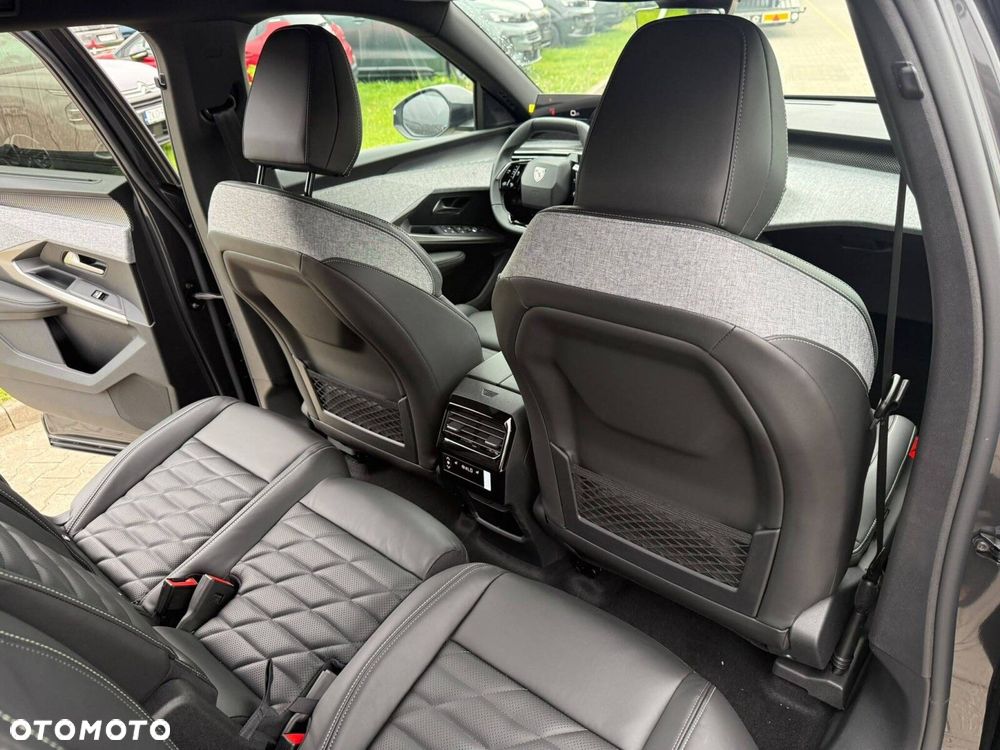 Peugeot 5008 1.2 PureTech mHEV GT Exclusive S&S e-DCS6 - 13