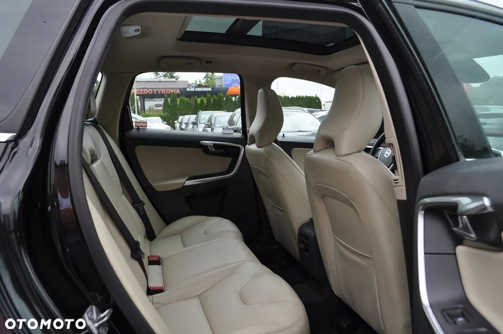 Volvo XC 60 D4 AWD Summum - 32