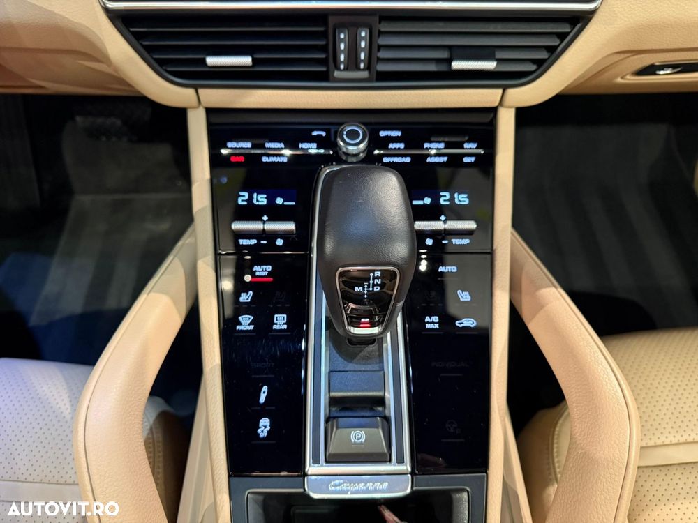 Porsche Cayenne Coupe - 25