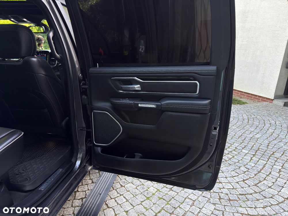 RAM 1500 Crew Cab Shortbed Laramie - 17