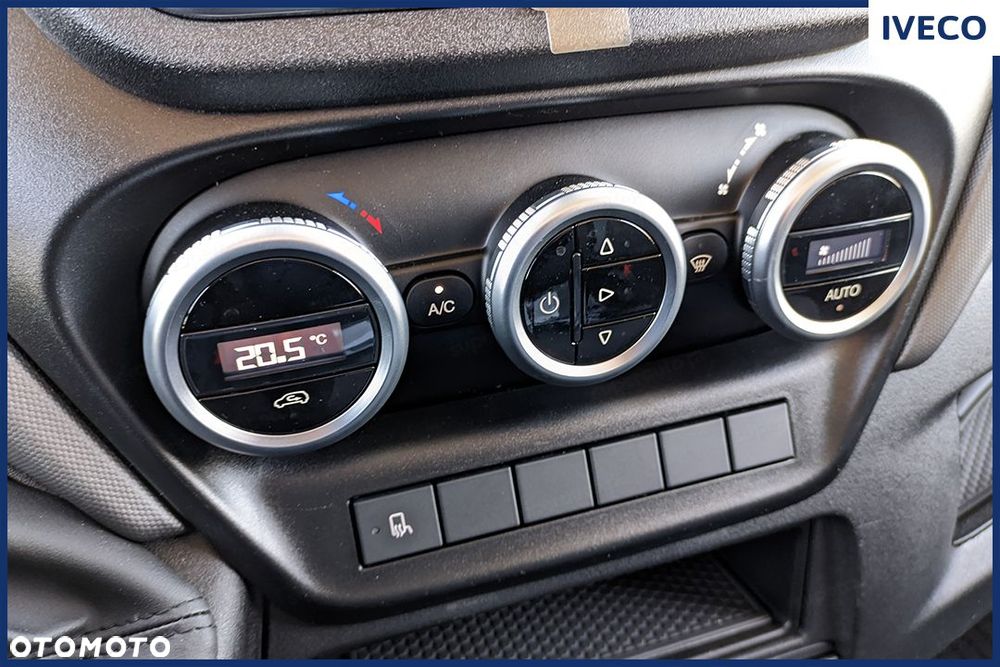 Iveco Daily 35S18 Kontener 8EP + Winda 3.0 180KM - 28