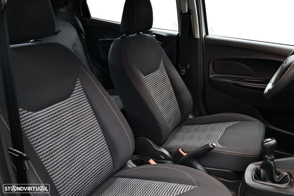 Ford KA+ 1.19 Ti-VCT White & Black Edition - 36