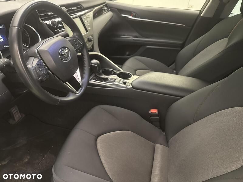 Toyota Camry 2.5 Hybrid Comfort CVT - 11