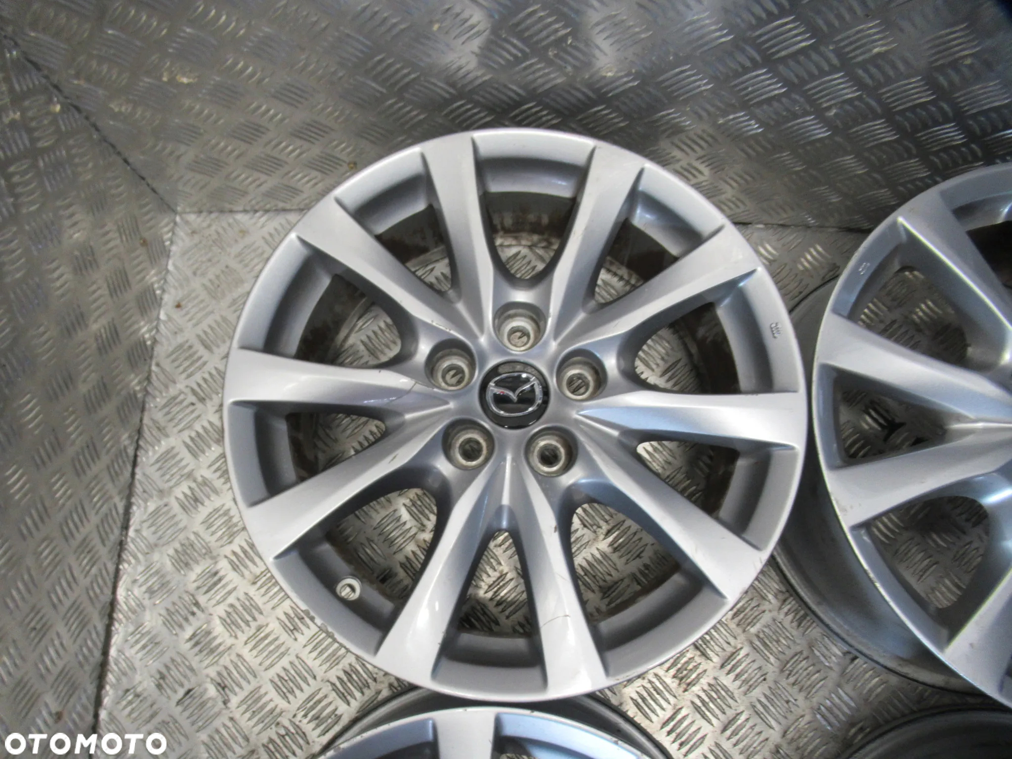 Felgi Mazda 3 5 6 7,5Jx17 et50 5x114,3 - 4