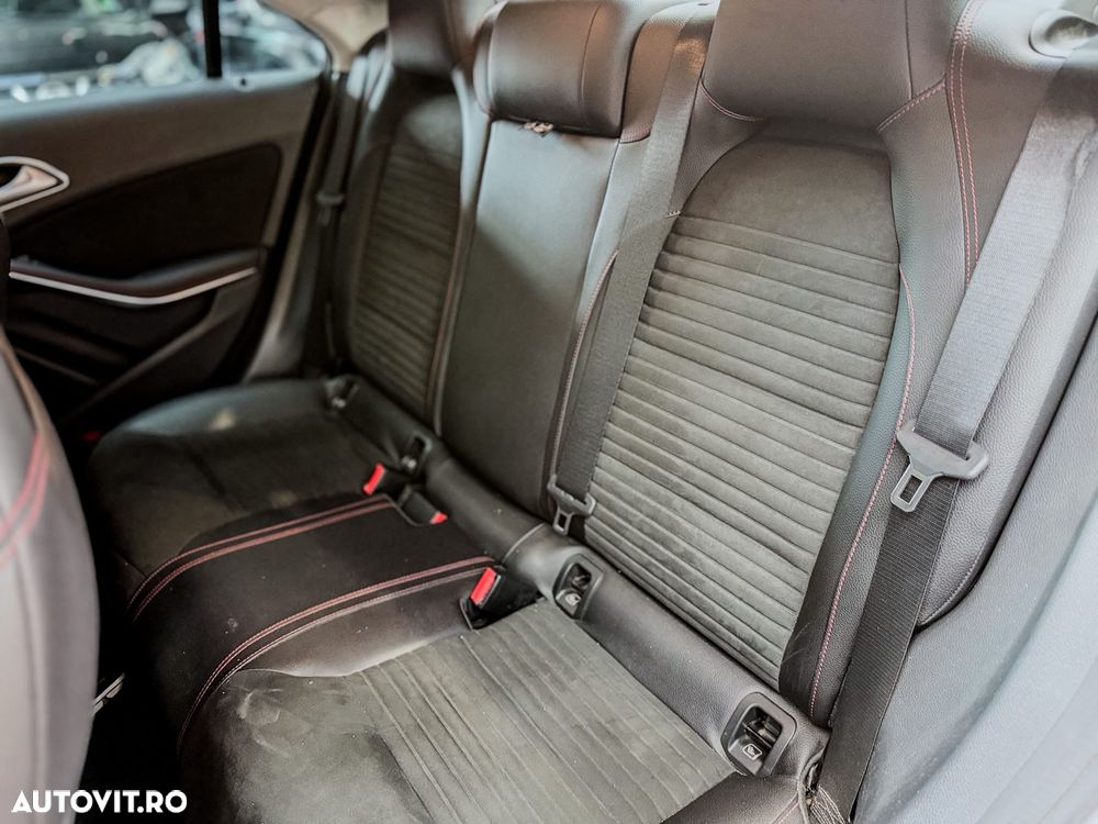 Mercedes-Benz CLA 200 d 4MATIC 7G-DCT AMG Line - 24