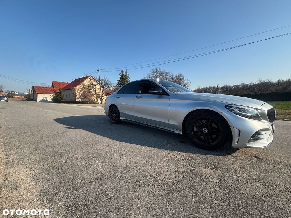 Mercedes-Benz Klasa C 300 9G-TRONIC AMG Line - 5