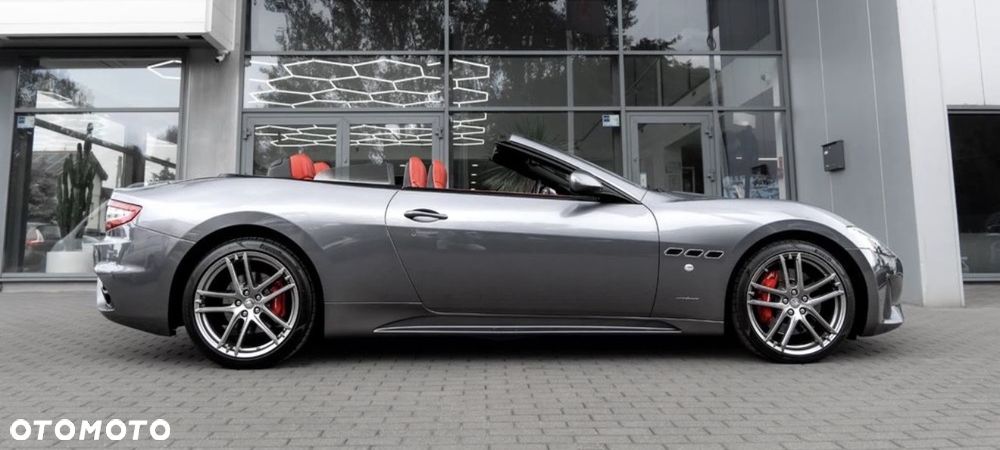Maserati GranCabrio Sport - 11