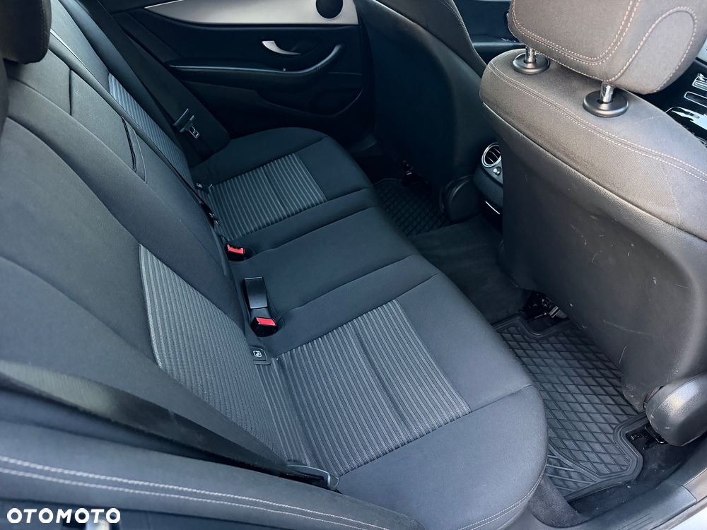 Mercedes-Benz Klasa E 220 d 9G-TRONIC - 9