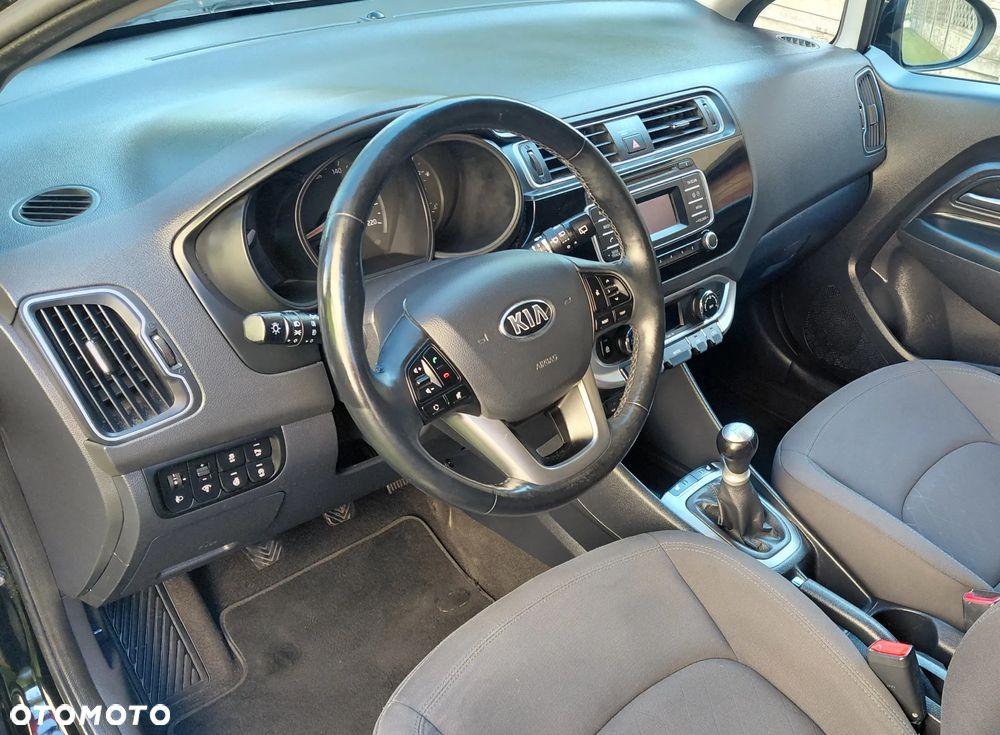 Kia Rio - 14