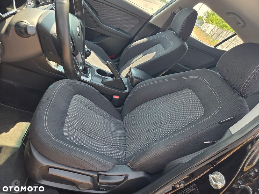 Kia Optima 2.0 M - 10