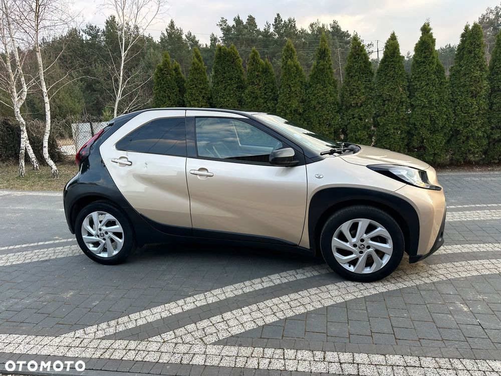 Toyota Aygo X x-shift x-play - 4