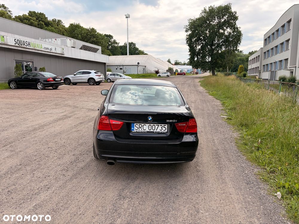 BMW Seria 3 320i - 6