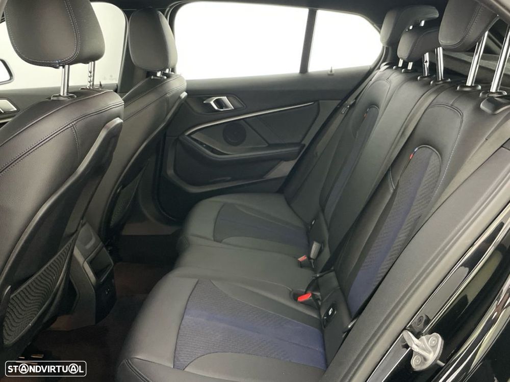 BMW 116 d Pack Desportivo M - 12