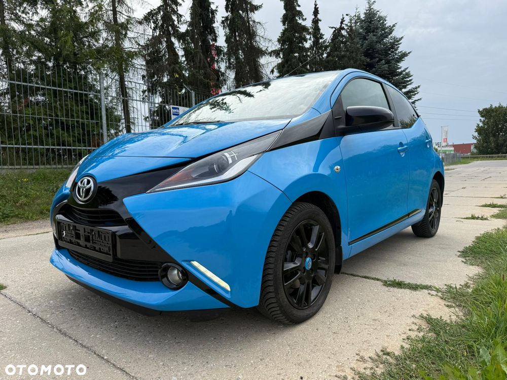 Toyota Aygo x-play - 1