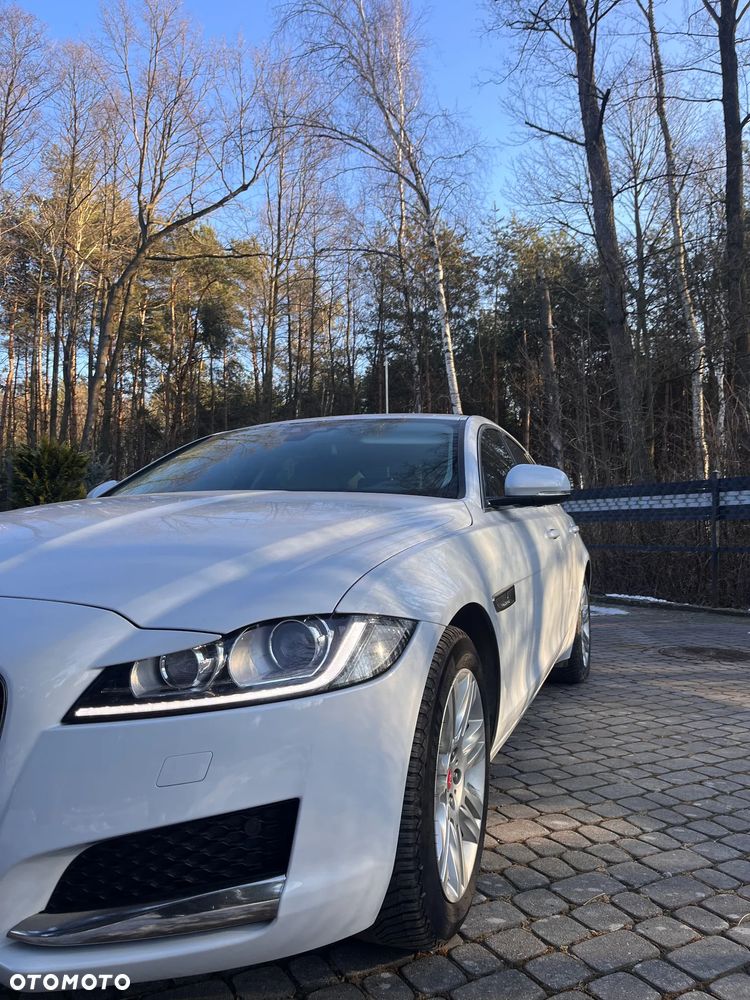 Jaguar XF 2.0 T R-Sport - 5