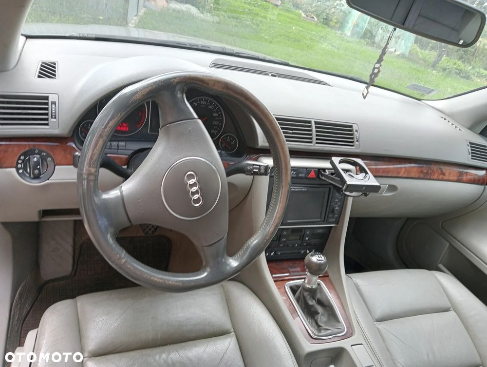 Audi A4 Avant - 8