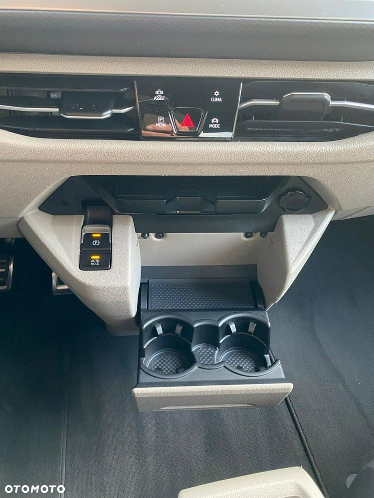 Volkswagen Multivan - 22