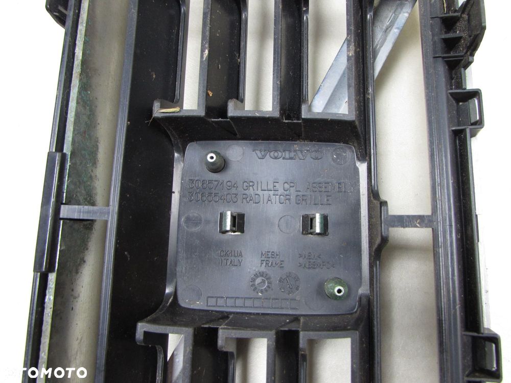 VOLVO C30 06-10 GRILL ATRAPA CHLODNICY LOGO CHROM ZDERZAKA 30657194 30655403 - 4